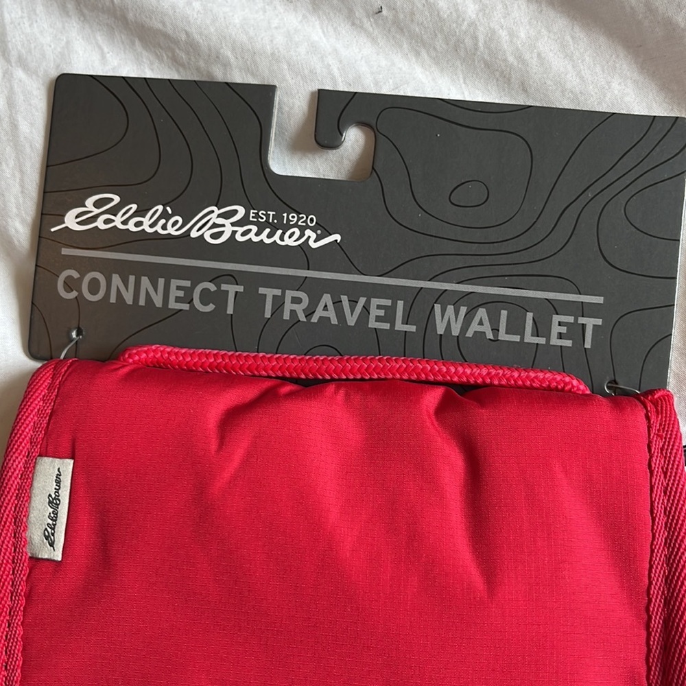 Eddie Bauer Connect Travel Wallet NEW with tags RED - Picture 3 of 8